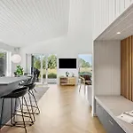 3 Bedroom Awesome In - A01305